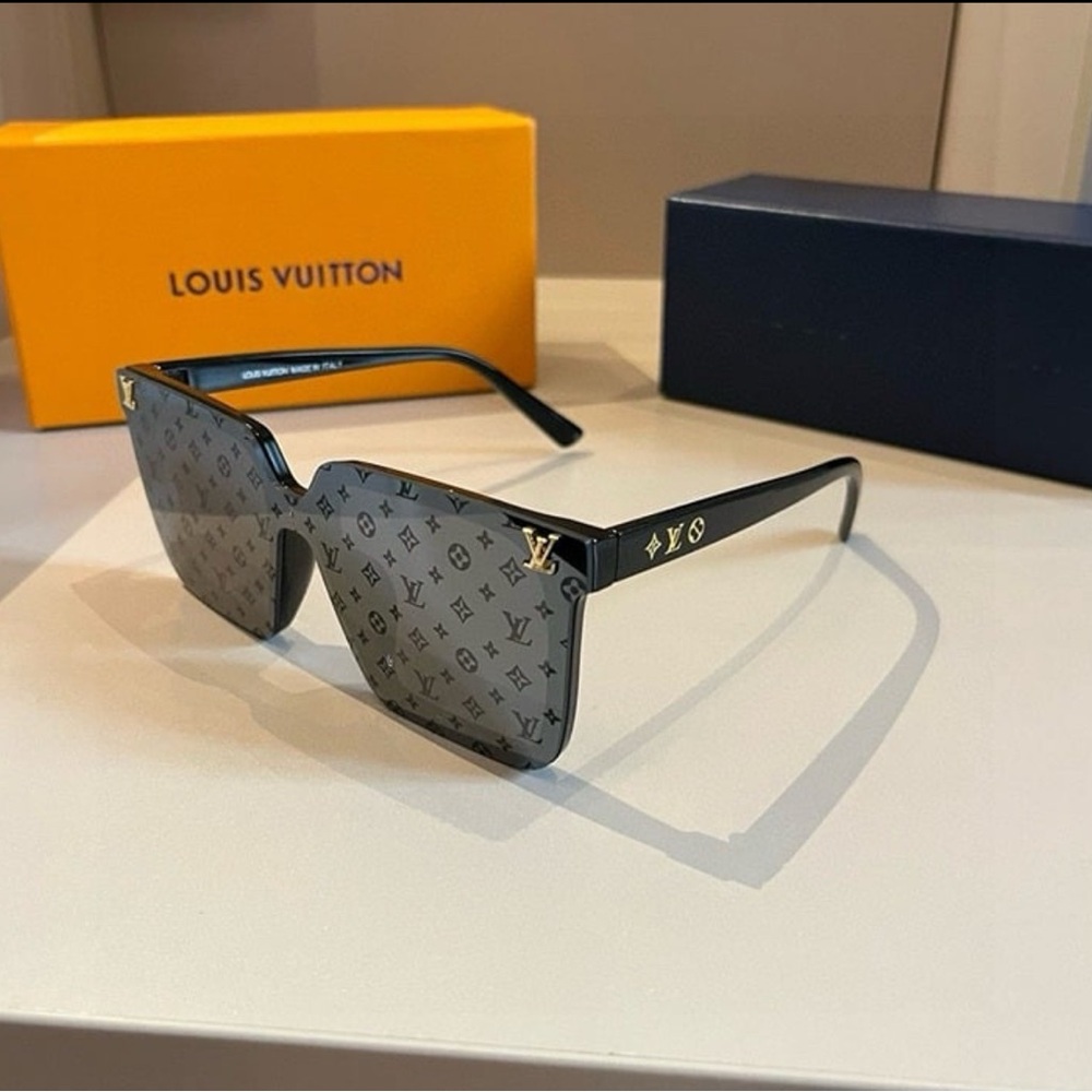 Louis Vuitton Black Sunglasses